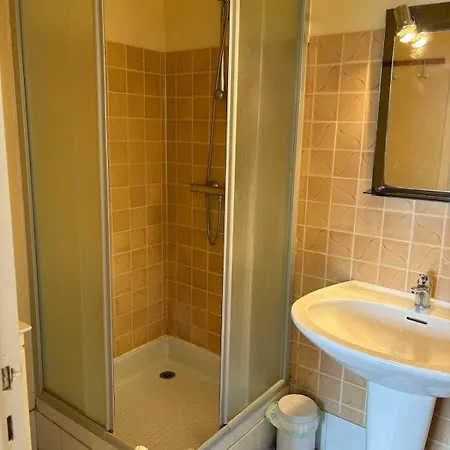 De Standing Apartment *